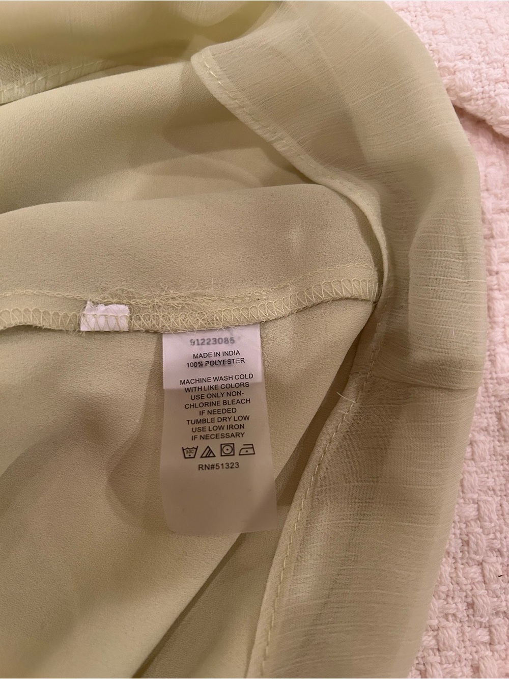Vince Camuto Pale Yellow Sleeveless Pleated Chiffon Camisole - Picture 6 of 6